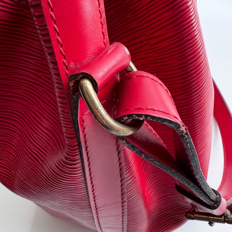 🎉過年必入 LV 新年紅 EPI材質 肩背水桶包-16