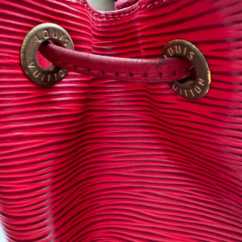 🎉過年必入 LV 新年紅 EPI材質 肩背水桶包-17