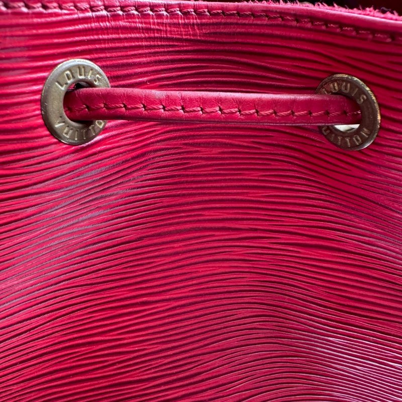🎉過年必入 LV 新年紅 EPI材質 肩背水桶包-19