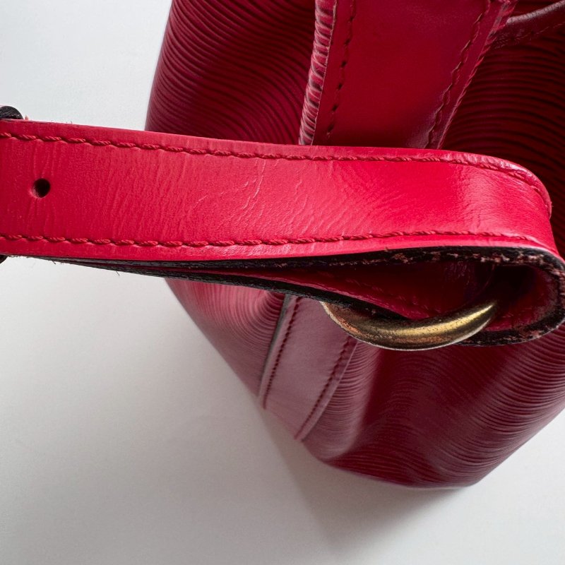 🎉過年必入 LV 新年紅 EPI材質 肩背水桶包-23