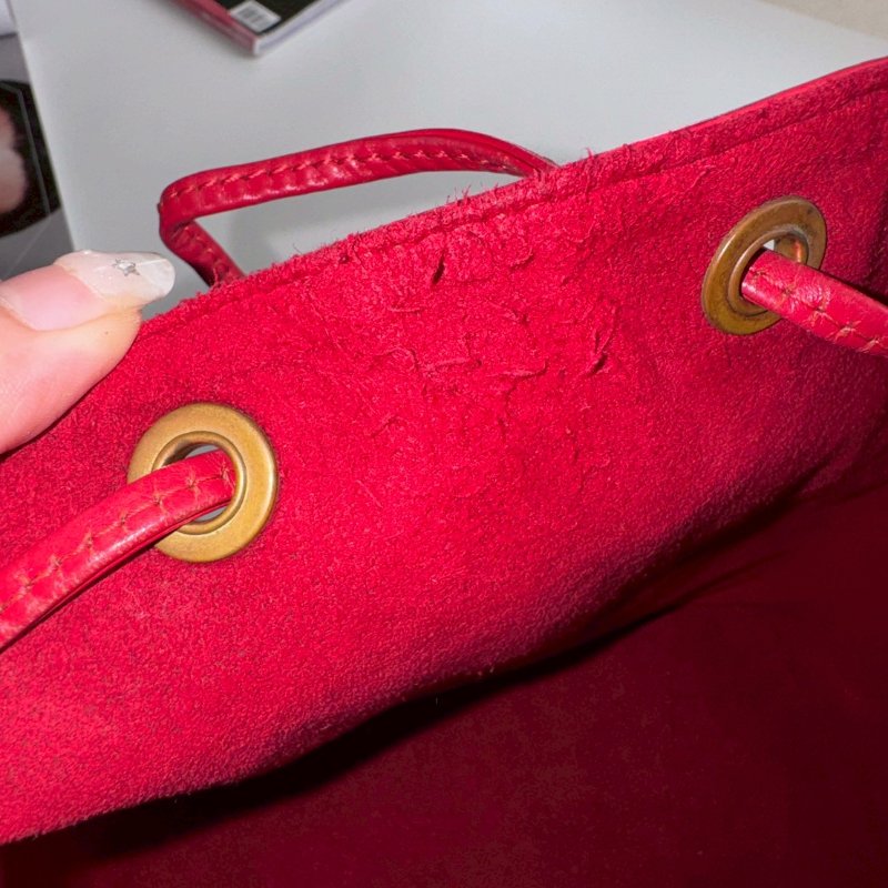 🎉過年必入 LV 新年紅 EPI材質 肩背水桶包-25