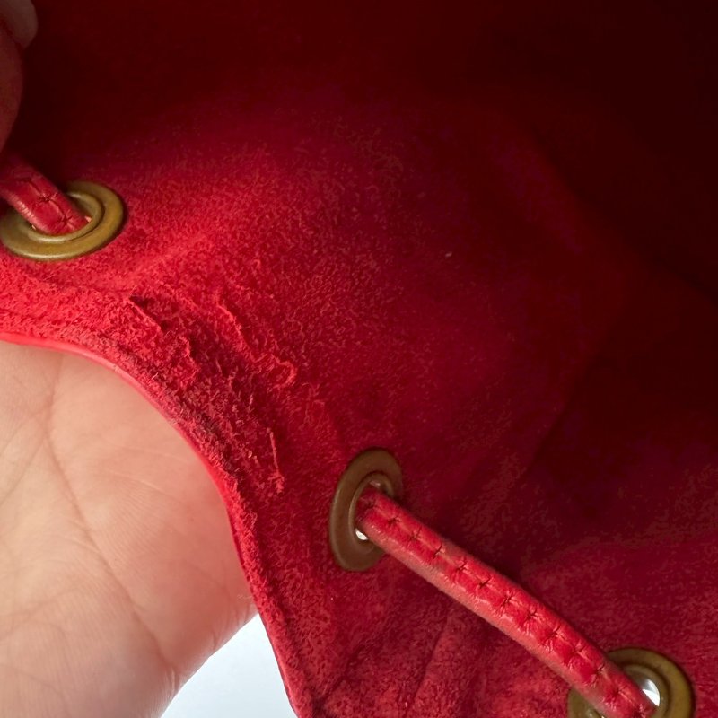 🎉過年必入 LV 新年紅 EPI材質 肩背水桶包-26