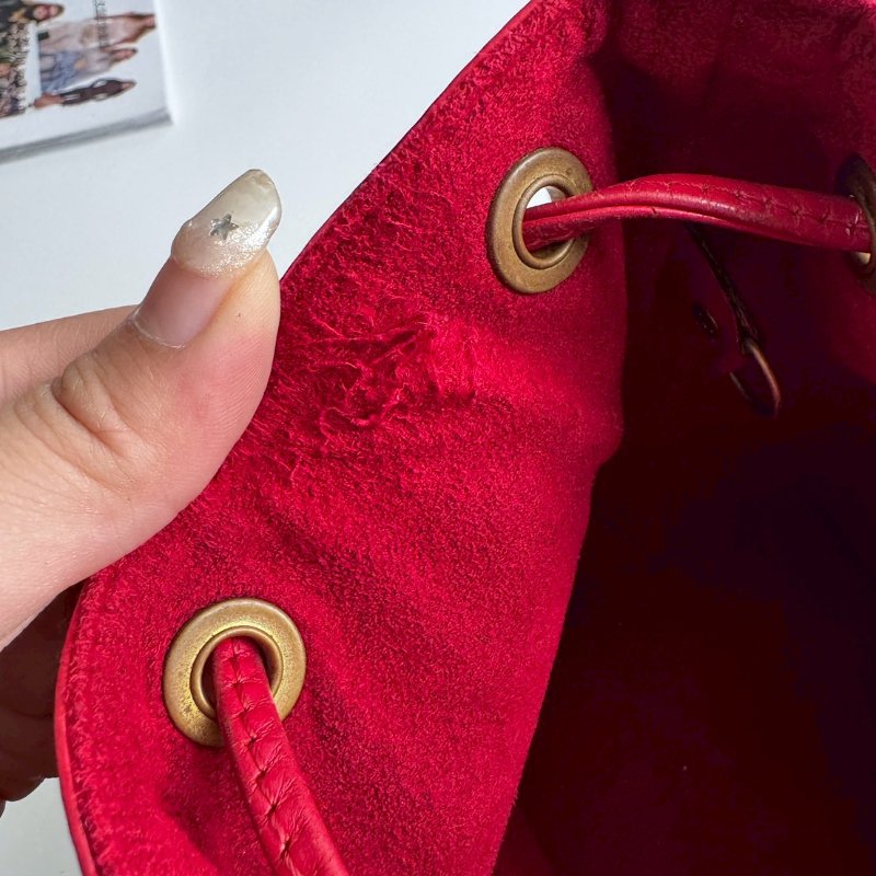 🎉過年必入 LV 新年紅 EPI材質 肩背水桶包-29