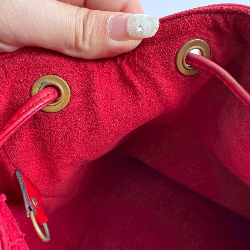 🎉過年必入 LV 新年紅 EPI材質 肩背水桶包-30