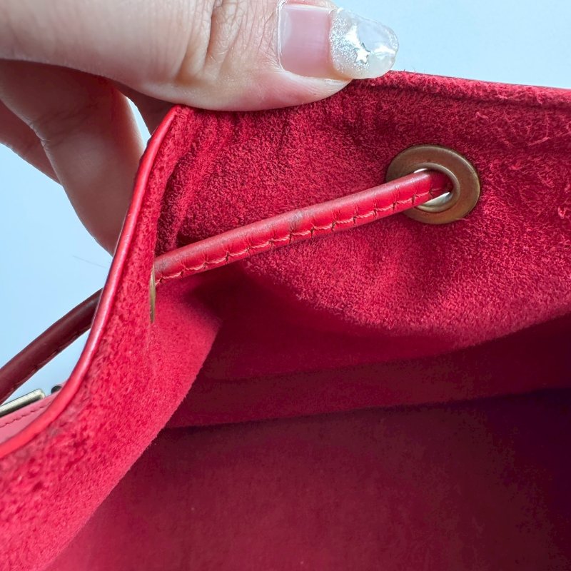 🎉過年必入 LV 新年紅 EPI材質 肩背水桶包-32