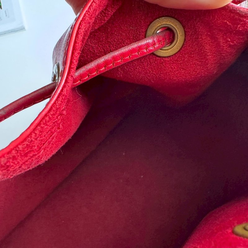 🎉過年必入 LV 新年紅 EPI材質 肩背水桶包-33