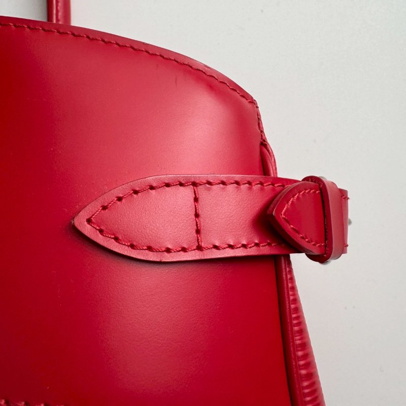 🎉狀況95新 LV 新年紅色EPI皮革 肩背包-9