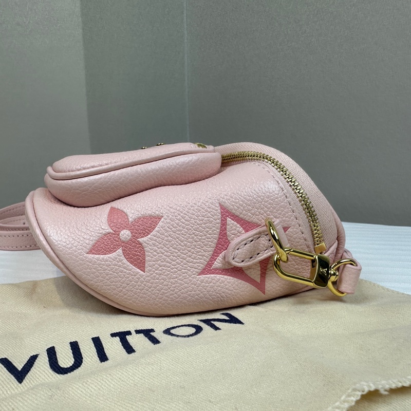 路易威登/Louis Vuitton Mini Bumbag 粉色老花壓紋牛皮斜背包17x9x12cm-3