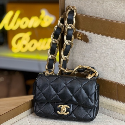 上架中🔑 CHANEL 22P迷你方胖小牛皮肩背粗鍊包