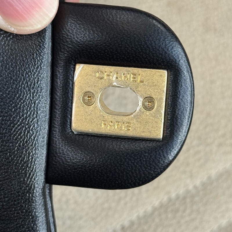 上架中🔑 CHANEL 22P迷你方胖小牛皮肩背粗鍊包-14