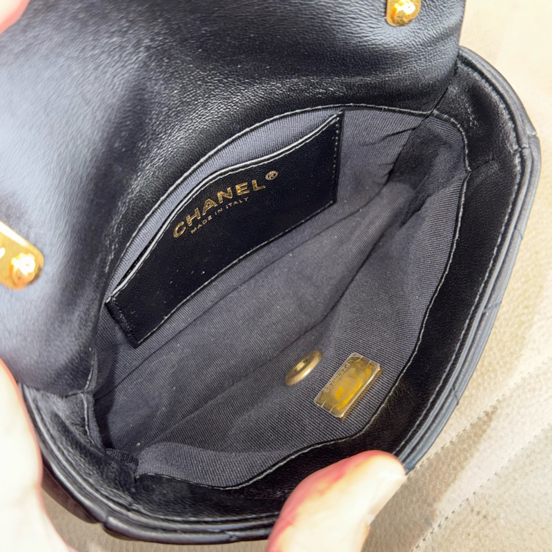 上架中🔑 CHANEL 22P迷你方胖小牛皮肩背粗鍊包-16