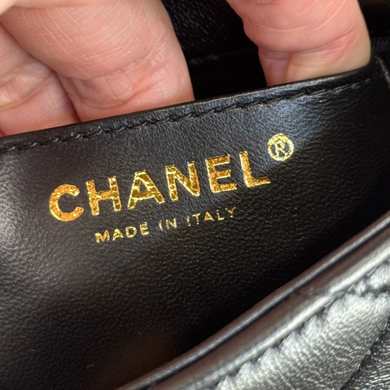 上架中🔑 CHANEL 22P迷你方胖小牛皮肩背粗鍊包-17