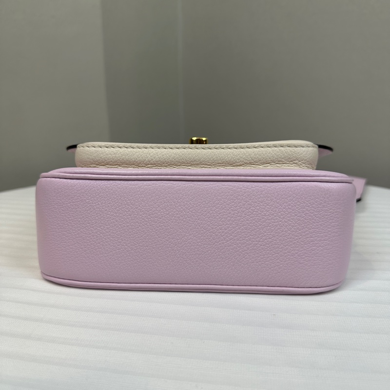 路易威登/Louis Vuitton Lockme Tender 香芋紫拼白色牛皮金扣鏈條斜背包19x8x13cm-5