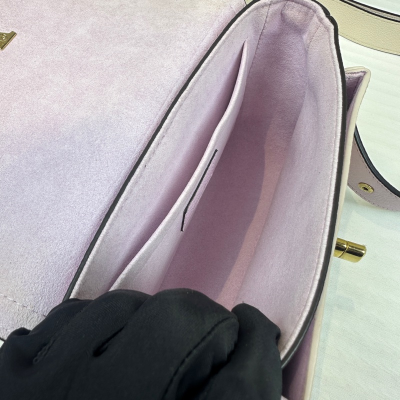 路易威登/Louis Vuitton Lockme Tender 香芋紫拼白色牛皮金扣鏈條斜背包19x8x13cm-8