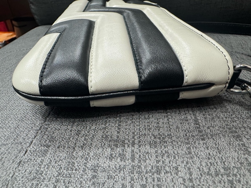 JIMMY CHOO肩背包-23