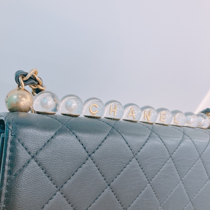 MS0520 CHANEL 香奈兒翻蓋式特別水晶字翻蓋式鏈帶包包CHIC ACRYLIC PEARL FLAP 19CM CALFSKIN-19