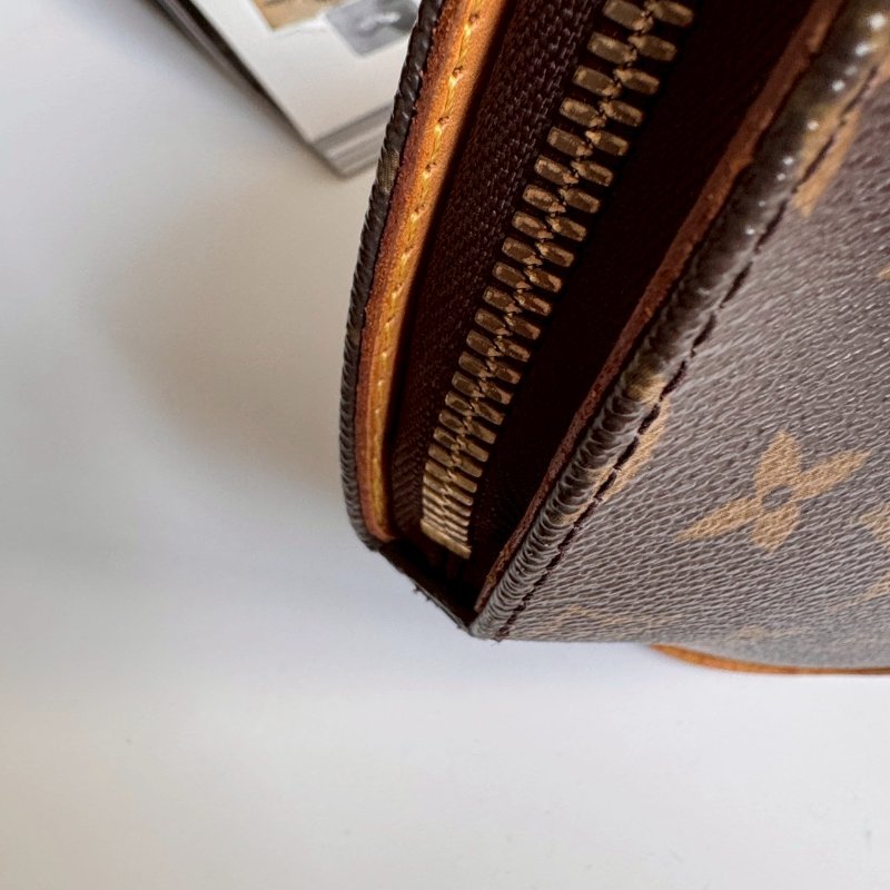 ‼️錯過不在✨保證正品 LV 經典花紋貝殼手提包-22