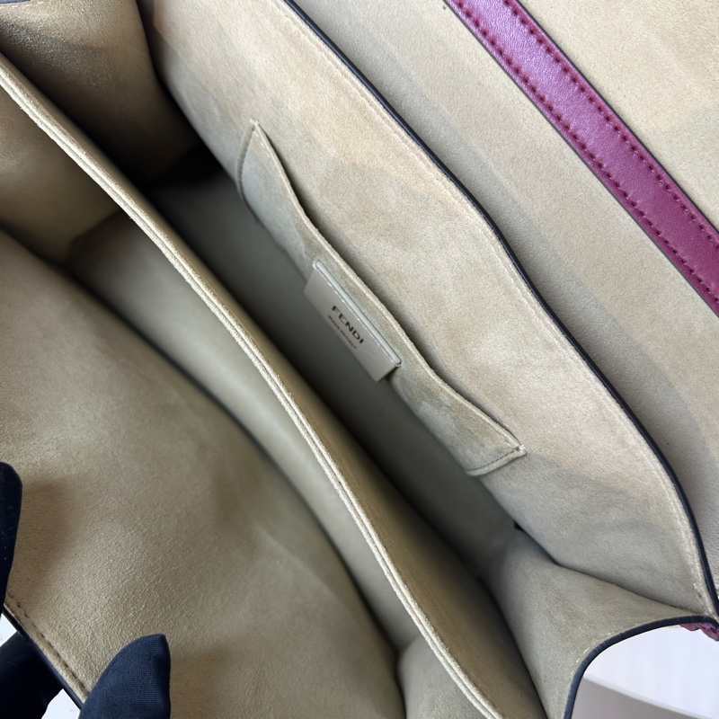 芬迪/Fendi Kan I 中號花邊金扣紫紅色牛皮手提肩背包25x11x18cm-12