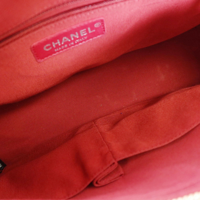 CHANEL 牛皮皮革Medium Gabrielle金扣鏈帶肩背袋-4