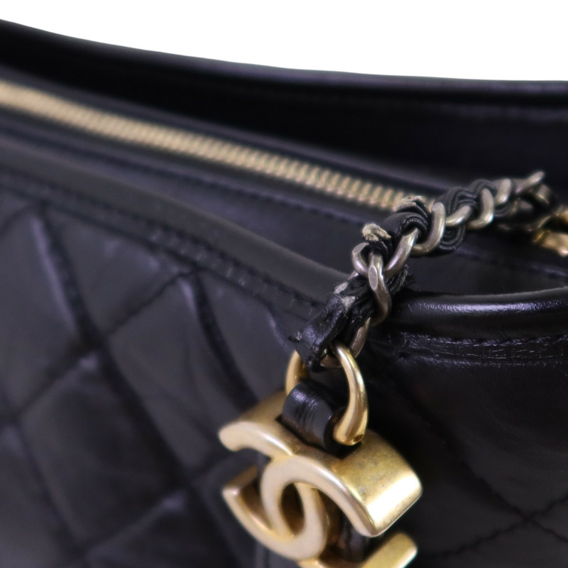 CHANEL 牛皮皮革Medium Gabrielle金扣鏈帶肩背袋-16