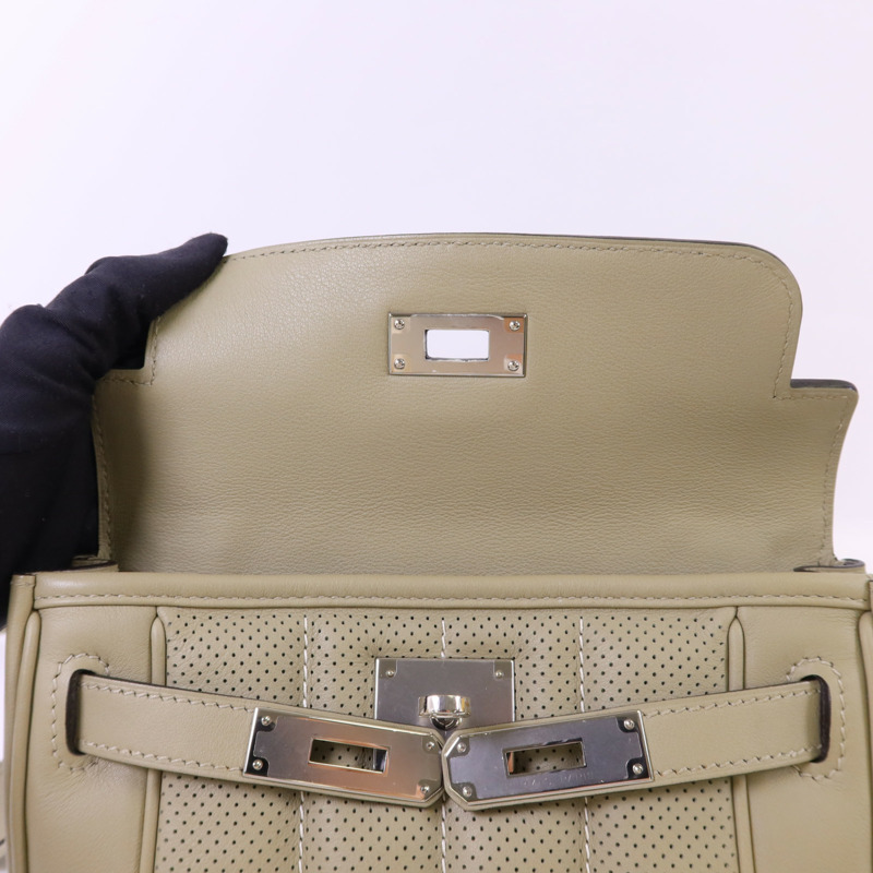 HERMES Swift皮革Mini Berline銀扣肩背袋Sauge-16