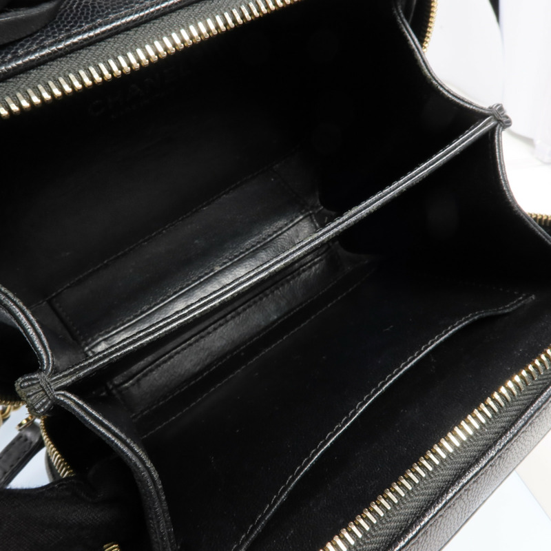 CHANEL 牛皮皮革Vanity Case金扣手挽肩背兩用袋-4