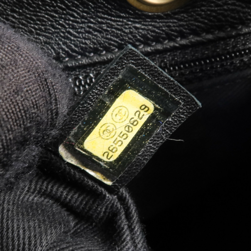 CHANEL 牛皮皮革Backpack金扣背包-6