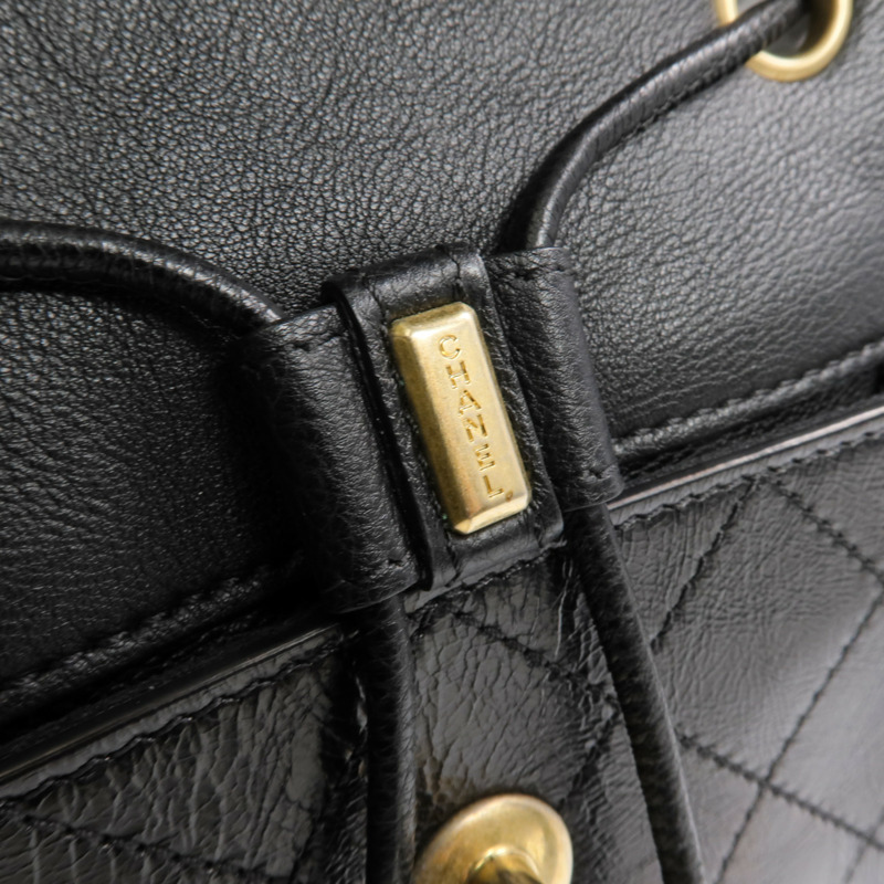 CHANEL 牛皮皮革Backpack金扣背包-17