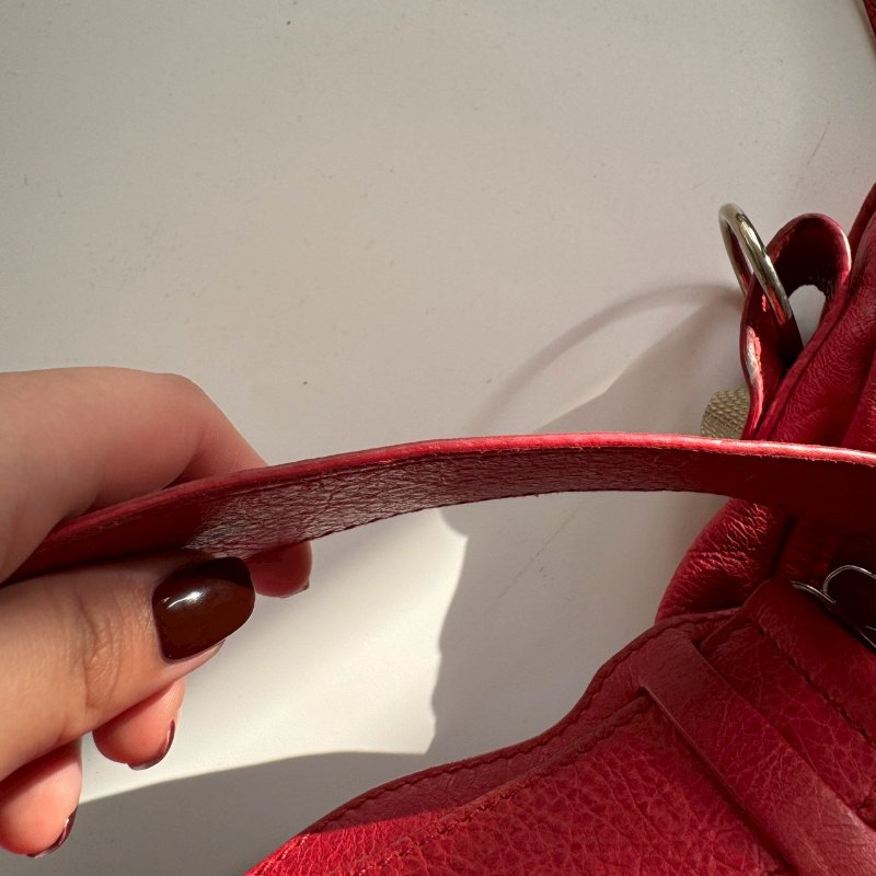 ✨外出無腦帶 BALENCIAGA 紅色皮革鉚釘機車包-8