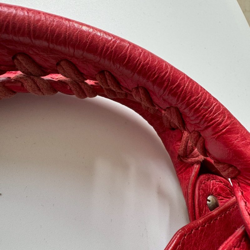 ✨外出無腦帶 BALENCIAGA 紅色皮革鉚釘機車包-13