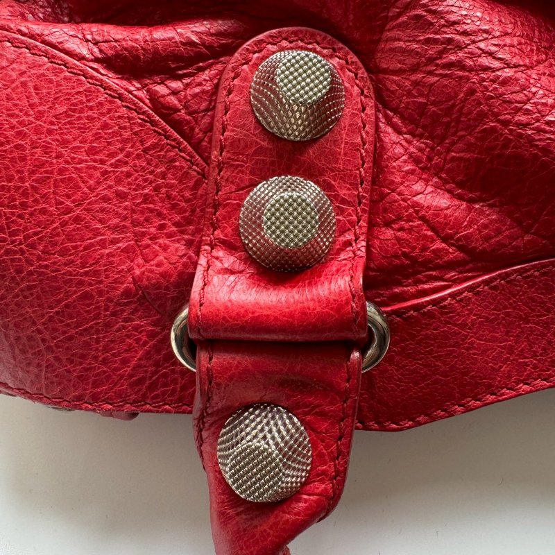 ✨外出無腦帶 BALENCIAGA 紅色皮革鉚釘機車包-14