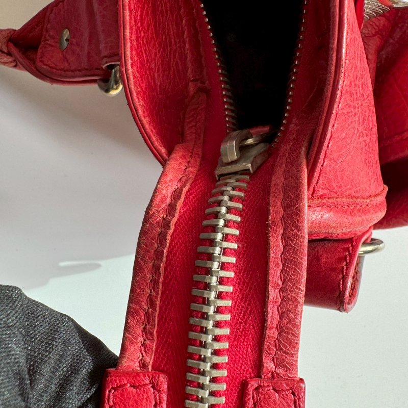 ✨外出無腦帶 BALENCIAGA 紅色皮革鉚釘機車包-20