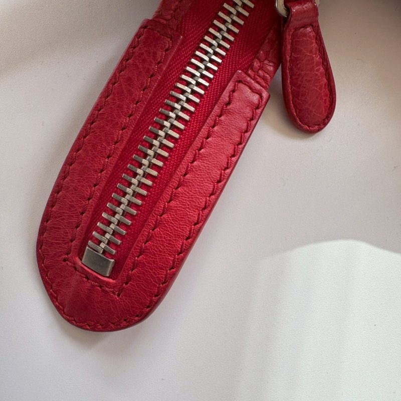 ✨外出無腦帶 BALENCIAGA 紅色皮革鉚釘機車包-23