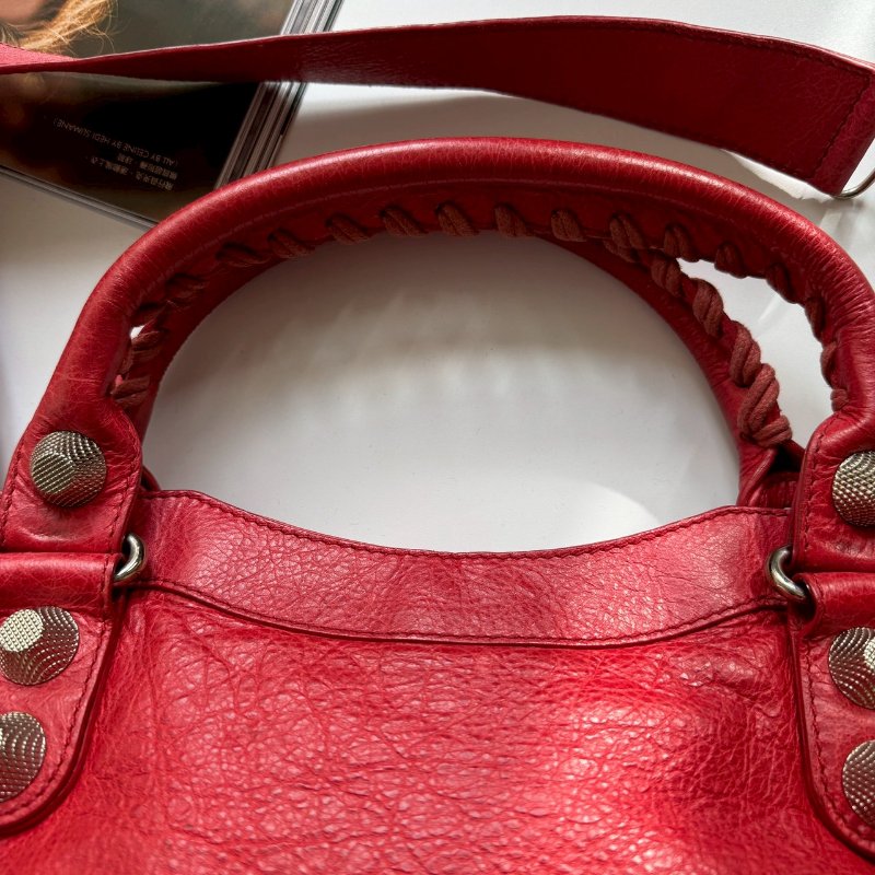 ✨外出無腦帶 BALENCIAGA 紅色皮革鉚釘機車包-34