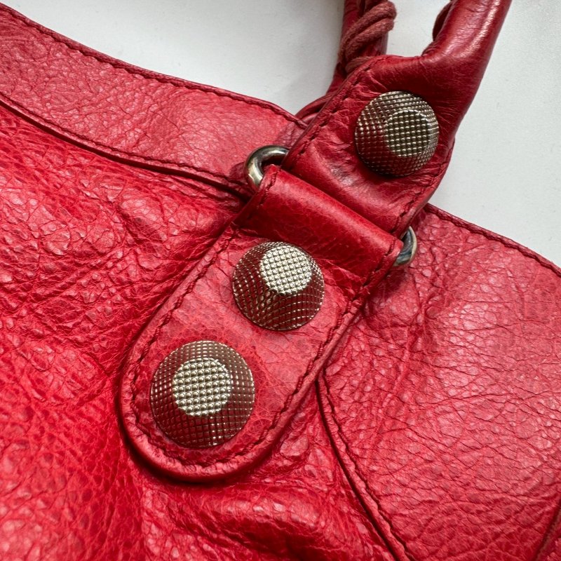 ✨外出無腦帶 BALENCIAGA 紅色皮革鉚釘機車包-37
