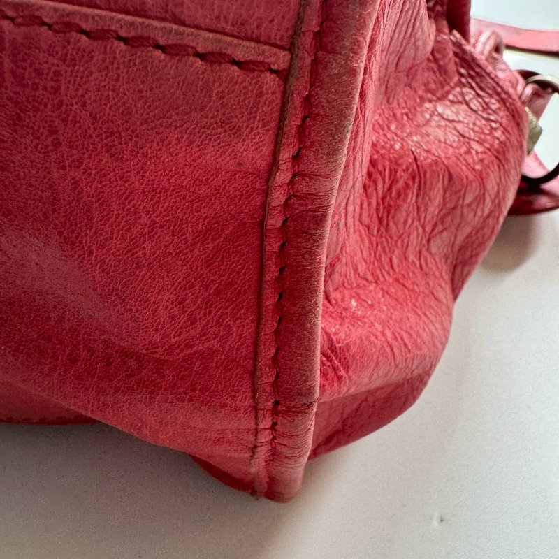 ✨外出無腦帶 BALENCIAGA 紅色皮革鉚釘機車包-53