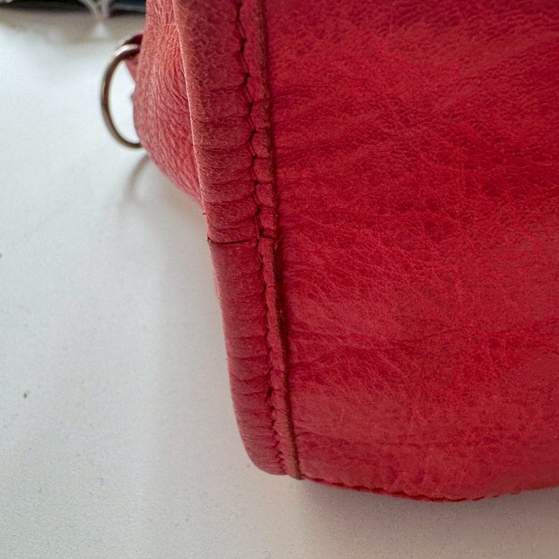 ✨外出無腦帶 BALENCIAGA 紅色皮革鉚釘機車包-54