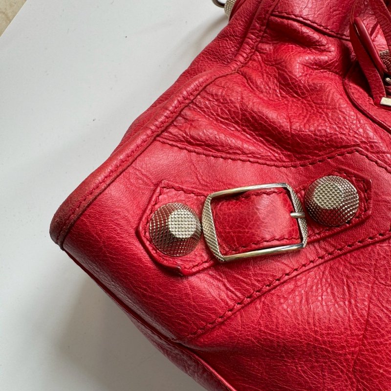 ✨外出無腦帶 BALENCIAGA 紅色皮革鉚釘機車包-56