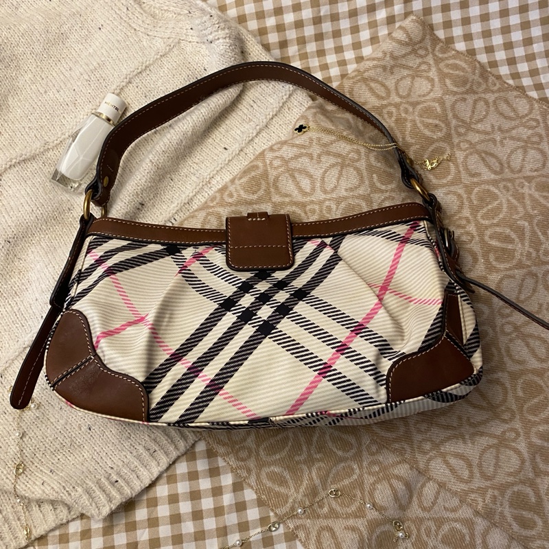 經典色Burberry 辣妹腋下包-1