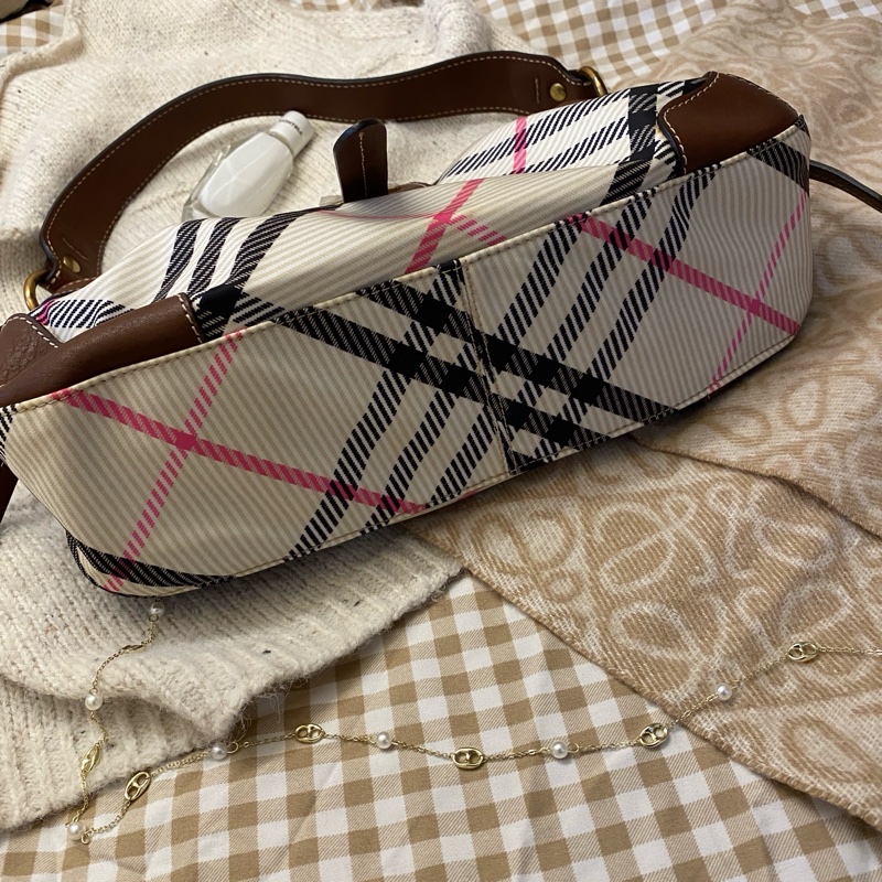 經典色Burberry 辣妹腋下包-8
