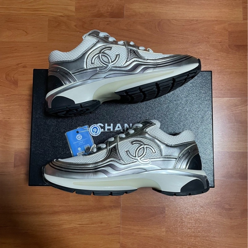 Chanel香奈兒銀角大王 雙C徽標運動鞋 白銀色 38碼-0