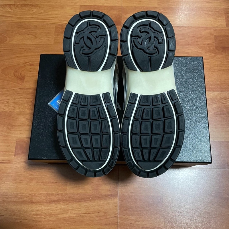 Chanel香奈兒銀角大王 雙C徽標運動鞋 白銀色 38碼-9