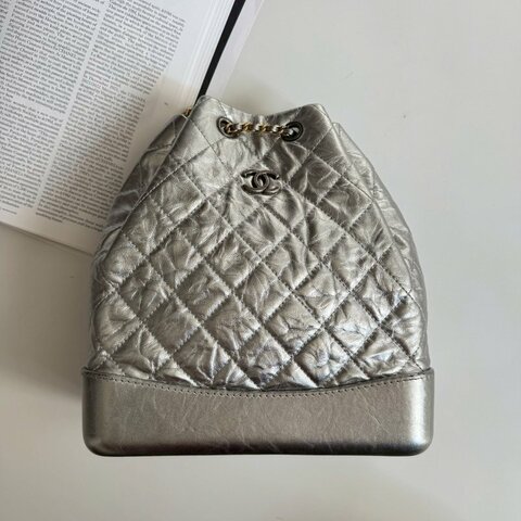 ✨全網最低價 Chanel 太空銀雙色鏈帶後背包