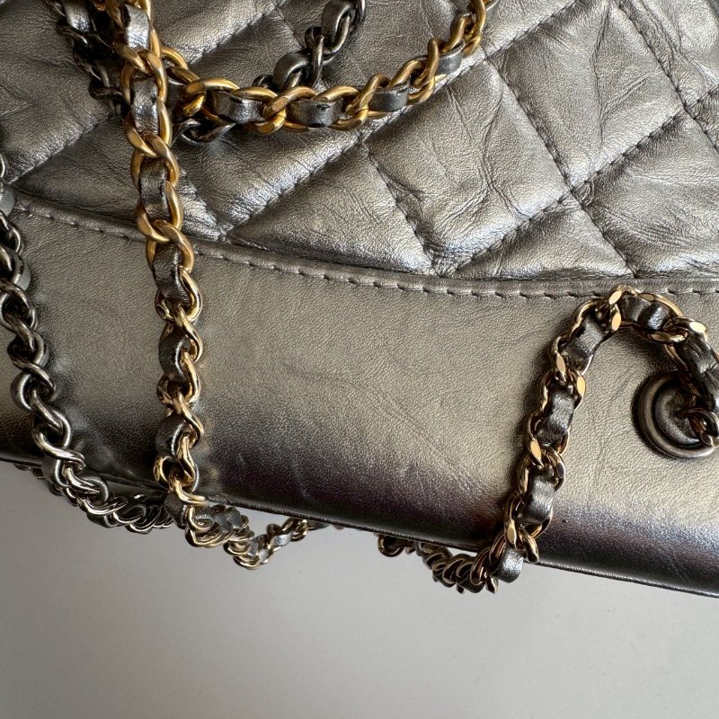 ✨全網最低價 Chanel 太空銀雙色鏈帶後背包-10