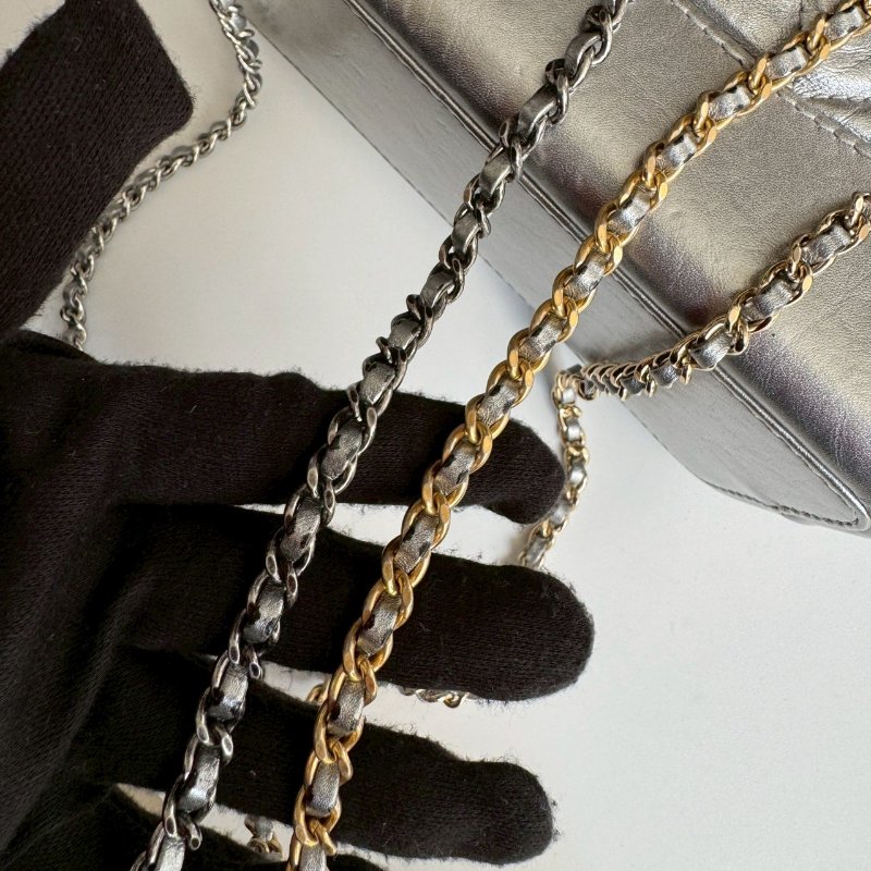 ✨全網最低價 Chanel 太空銀雙色鏈帶後背包-20