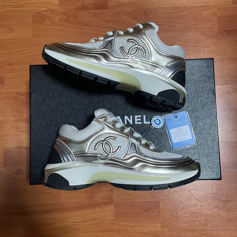 Chanel金角大王運動鞋香奈兒雙C休閒鞋 白金色 34.5碼-0