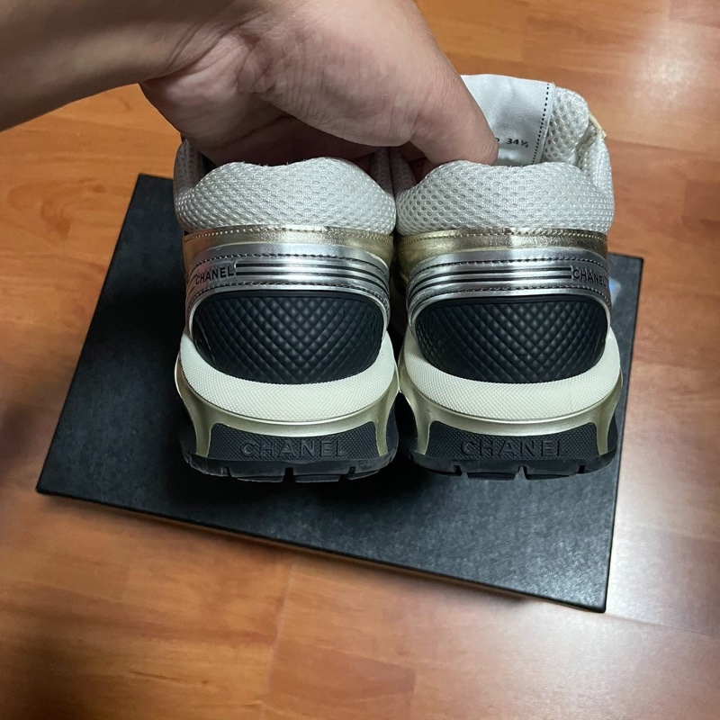 Chanel金角大王運動鞋香奈兒雙C休閒鞋 白金色 34.5碼-4