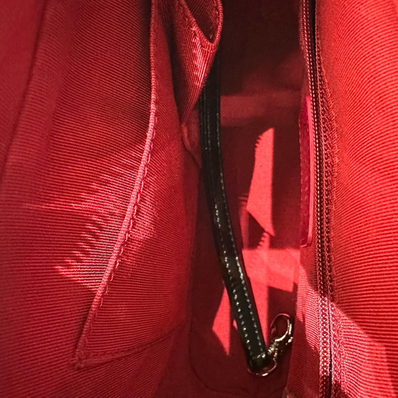 Chanel • Gabrielle 經典黑金油臘牛皮小號-5