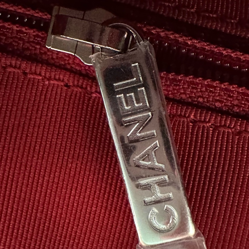 Chanel • Gabrielle 經典黑金油臘牛皮小號-25