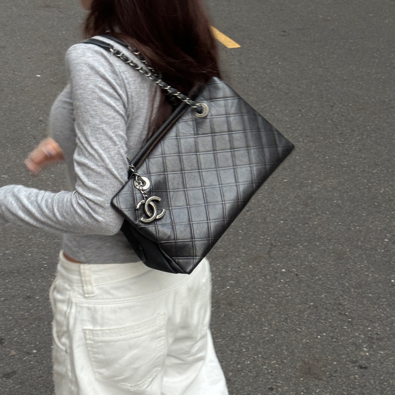 【極新🎁】 Chanel 香奈兒 復古銀釦 牛皮 肩背包 （專櫃243,100）-2